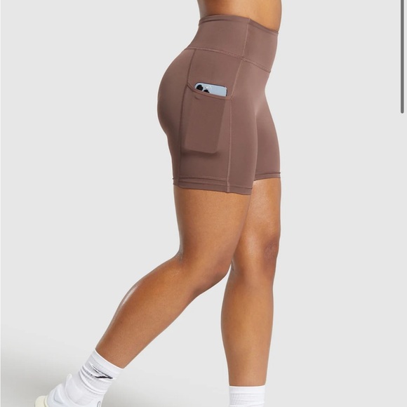 Gymshark Pocket Shorts - Picture 2 of 5